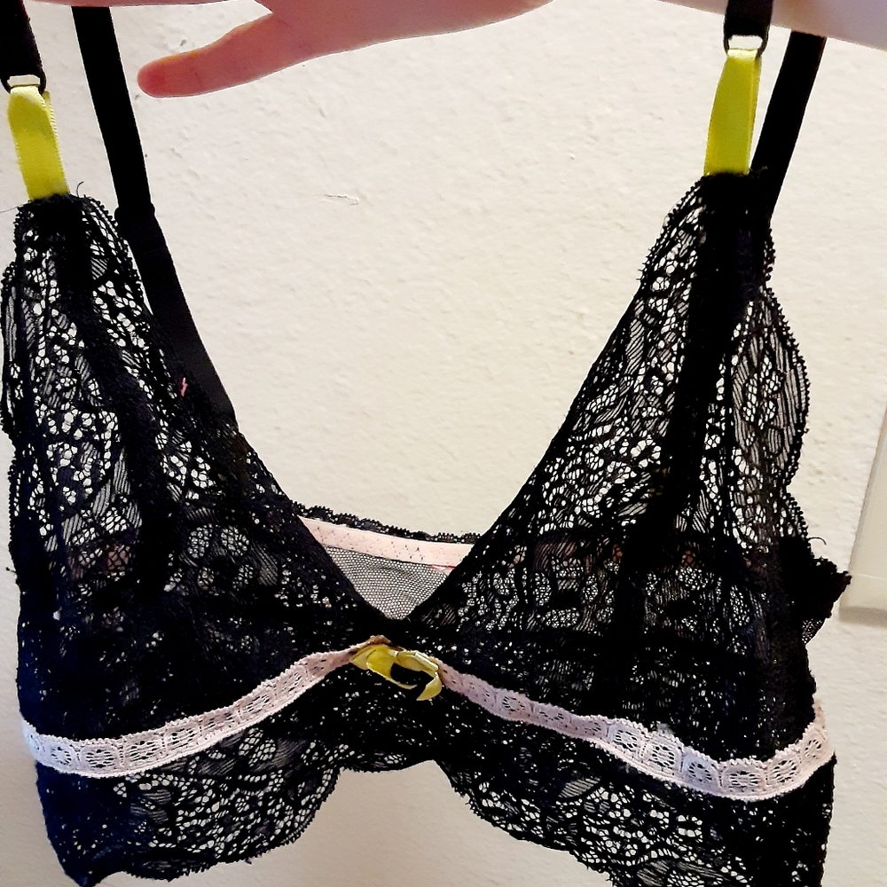 Cosmopolitan bra - Picture 3 of 3